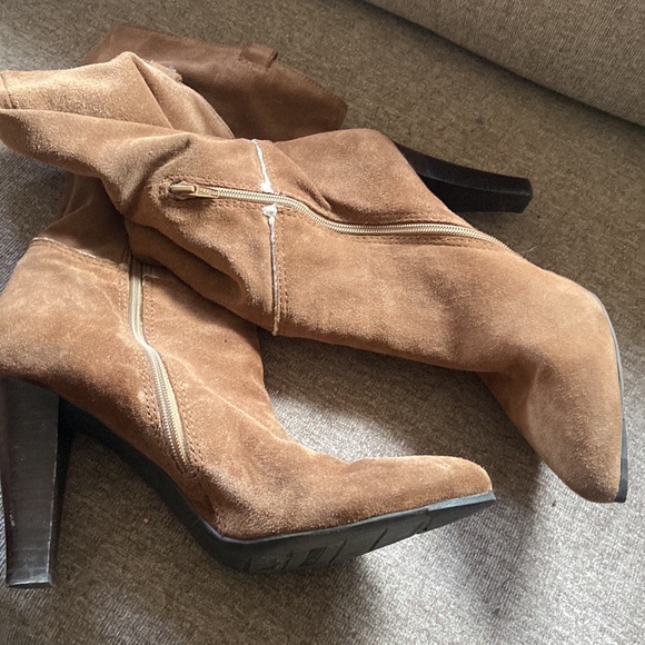 Nine West tan suede boots - Picture 6 of 6